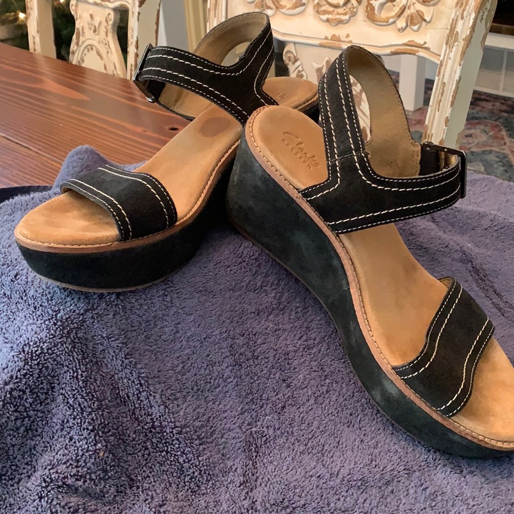 Black Gently used Clark sandals
